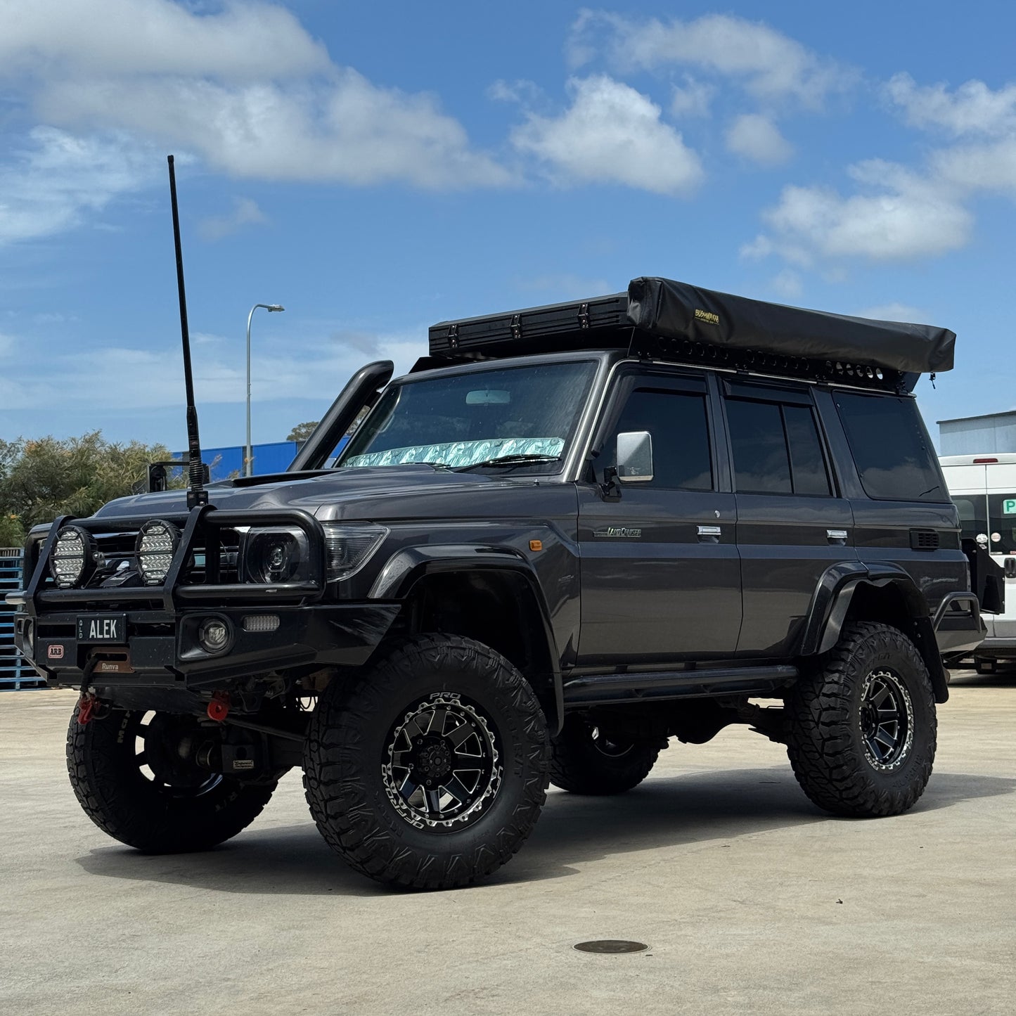 Land Cruiser LFT Wheels R1-REBEL 17 x 9 fitment -12mm offset 45 angle