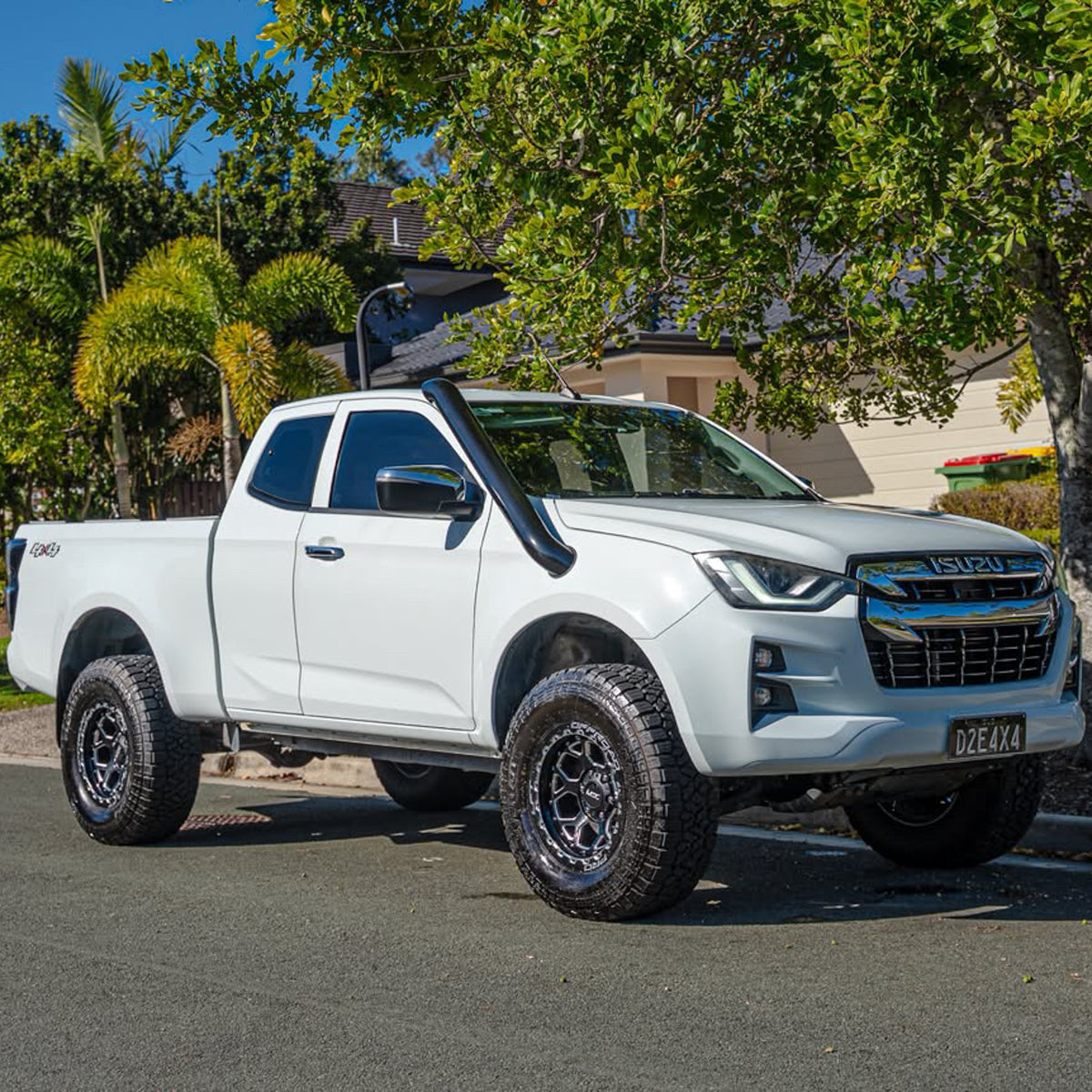 2021 Isuzu D-Max with H1-HEX LFT Wheels side angle 4x4 17x9 0mm offset White Single Cab